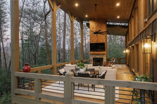 171 Huckleberry Lane, Mineral Bluff, GA 30559