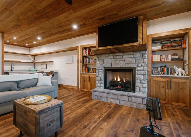 171 Huckleberry Lane, Mineral Bluff, GA 30559