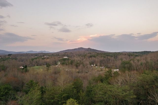 171 Huckleberry Lane, Mineral Bluff, GA 30559