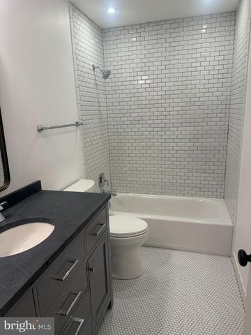 3523 MAJESTIC PINE LN, Fairfax, VA 22033