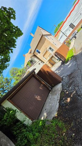 146 Beechwood Avenue, New Rochelle, NY 10801