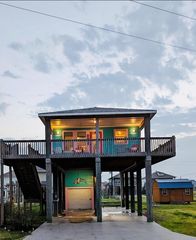 975 Fisherman Drive S, Galveston, TX 77650