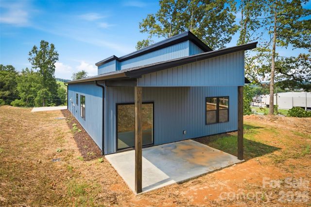 909 Overlook Drive SW, Lenoir, NC 28645