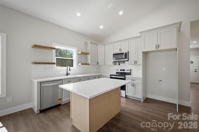 909 Overlook Drive SW, Lenoir, NC 28645