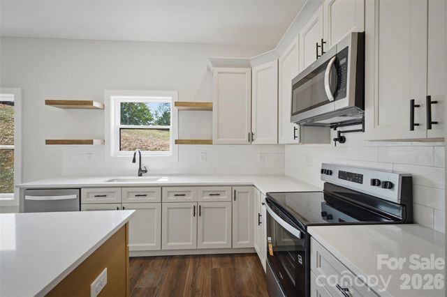 909 Overlook Drive SW, Lenoir, NC 28645