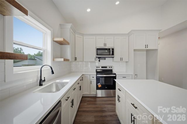 909 Overlook Drive SW, Lenoir, NC 28645