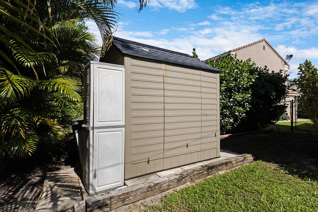 7500 Live Oak Drive, Coral Springs, FL 33065