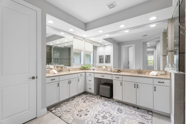 6390 High Pointe West Way, Vero Beach, FL 32967