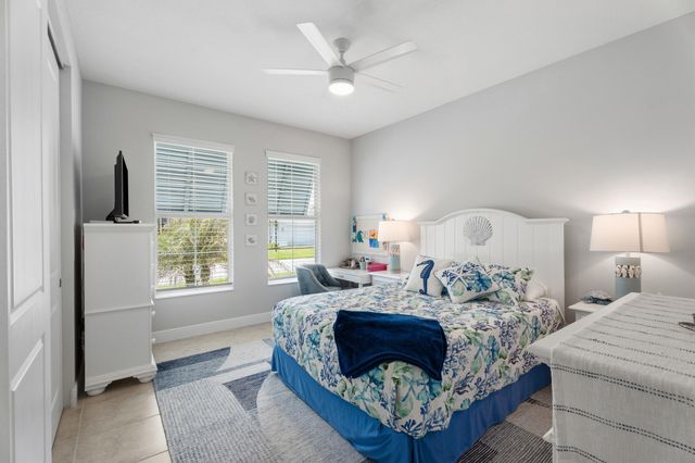 6390 High Pointe West Way, Vero Beach, FL 32967