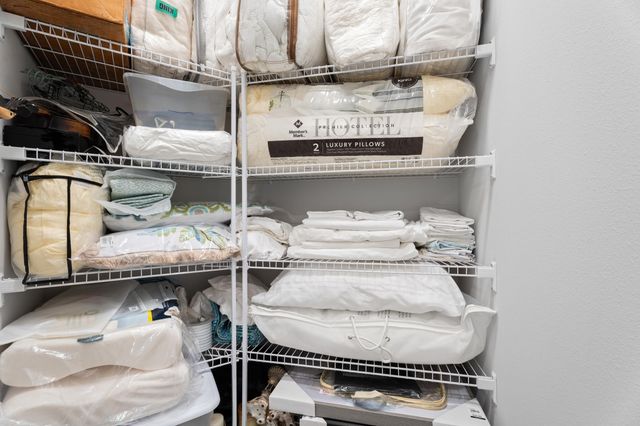 6390 High Pointe West Way, Vero Beach, FL 32967