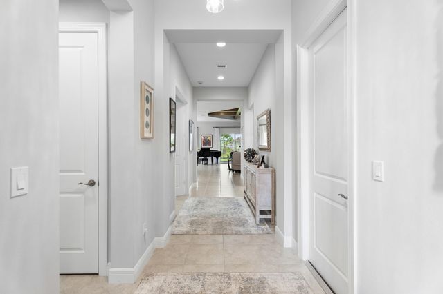 6390 High Pointe West Way, Vero Beach, FL 32967