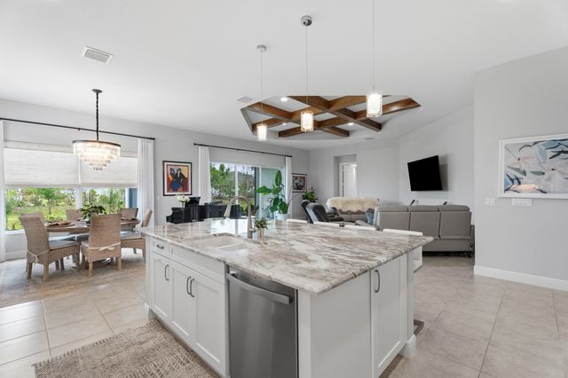 6390 High Pointe West Way, Vero Beach, FL 32967