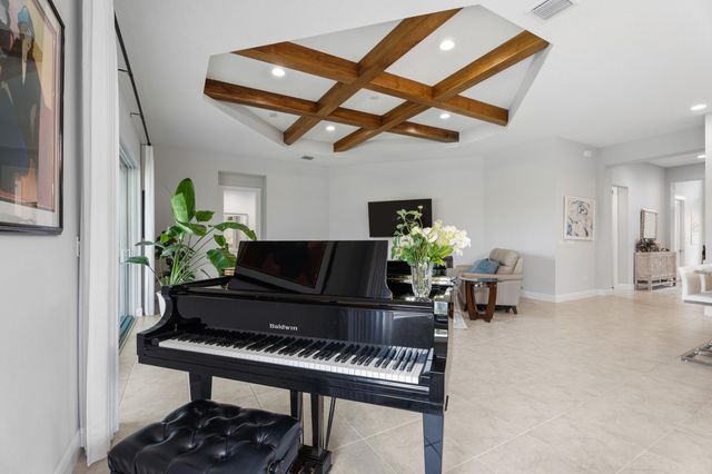 6390 High Pointe West Way, Vero Beach, FL 32967