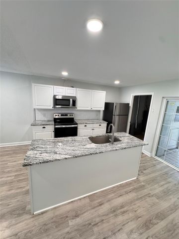 8043 PUFFIN DRIVE, Orlando, FL 32825