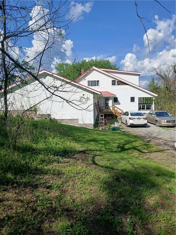 75 Calhoun Rd, Lincoln Boro, PA 15037