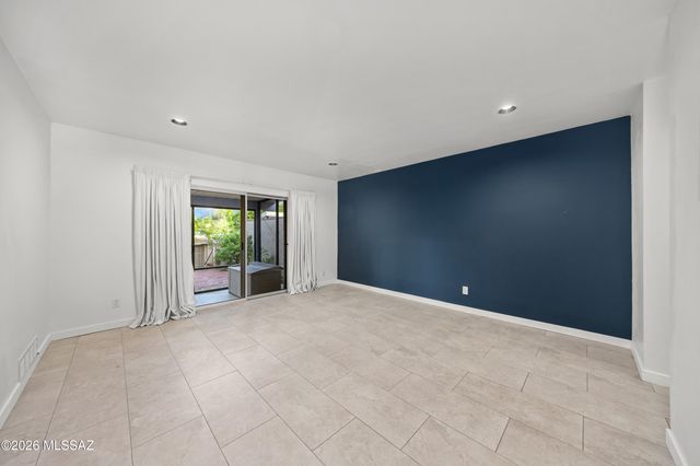 5874 N Camino Esplendora, Tucson, AZ 85718
