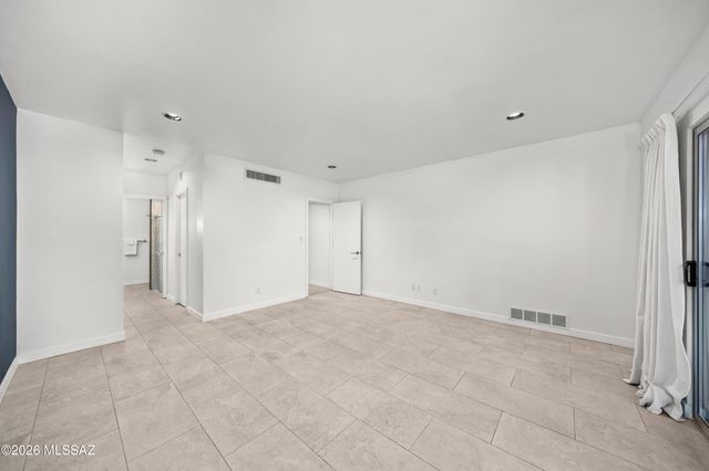 5874 N Camino Esplendora, Tucson, AZ 85718