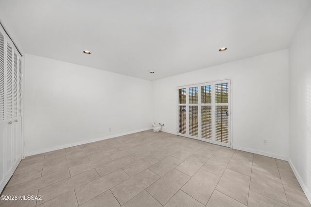 5874 N Camino Esplendora, Tucson, AZ 85718