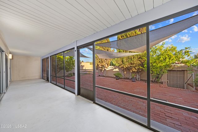 5874 N Camino Esplendora, Tucson, AZ 85718