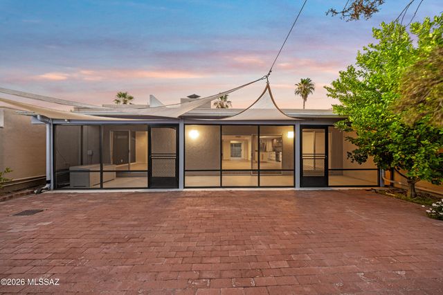 5874 N Camino Esplendora, Tucson, AZ 85718