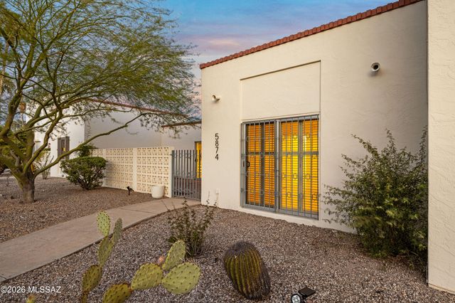 5874 N Camino Esplendora, Tucson, AZ 85718
