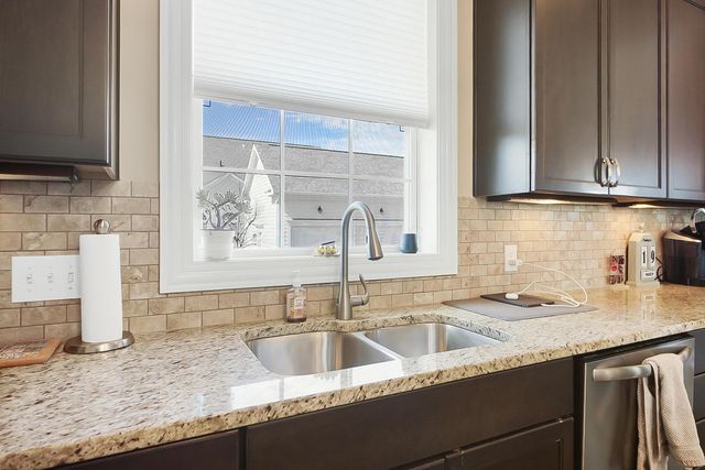 7165 Emmet Row Lane, Dublin, OH 43017