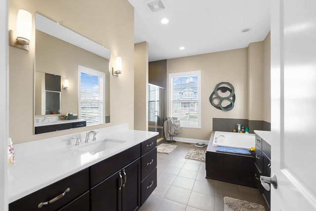 7165 Emmet Row Lane, Dublin, OH 43017