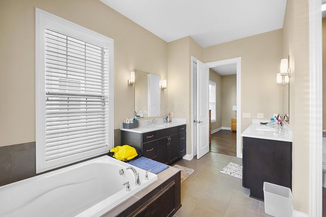 7165 Emmet Row Lane, Dublin, OH 43017