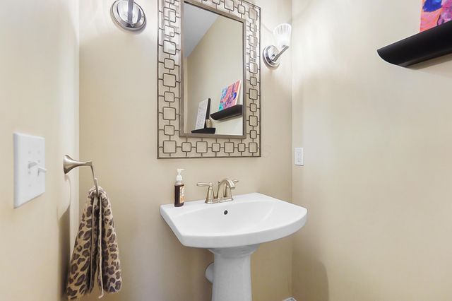 7165 Emmet Row Lane, Dublin, OH 43017