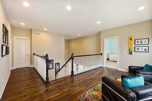 7165 Emmet Row Lane, Dublin, OH 43017