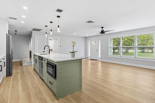 4397 Avocado Boulevard, West Palm Beach, FL 33411