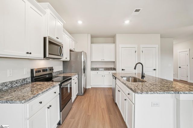 1216 Crested Iris Street, Moore, SC 29369