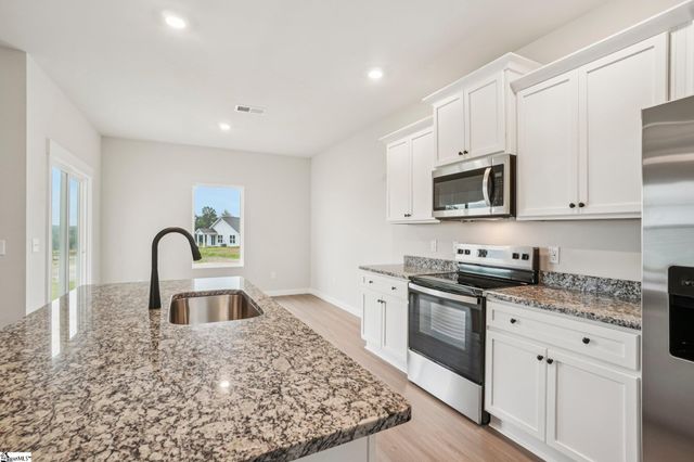 1216 Crested Iris Street, Moore, SC 29369