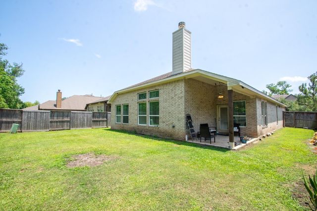 208 Timber Grove Court, Clute, TX 77531