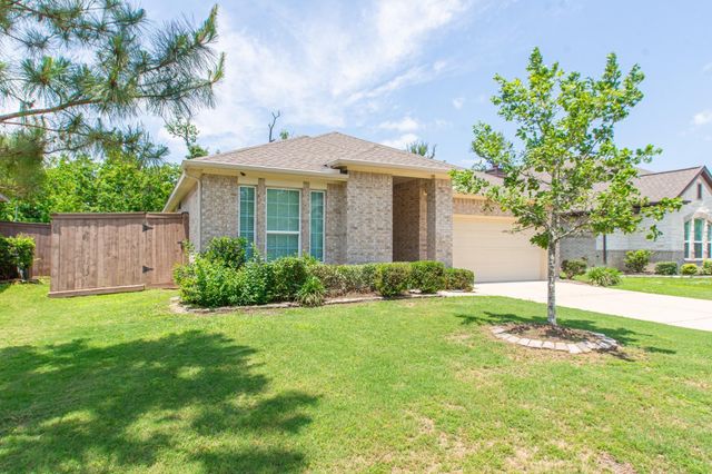 208 Timber Grove Court, Clute, TX 77531