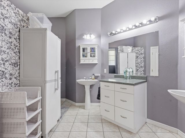 130 Parsonage Street, Reno, TX 76020