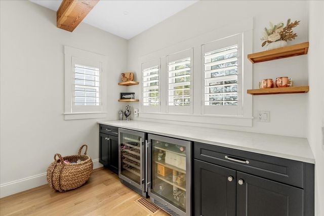 9 Pioneer Rd, Hingham, MA 02043
