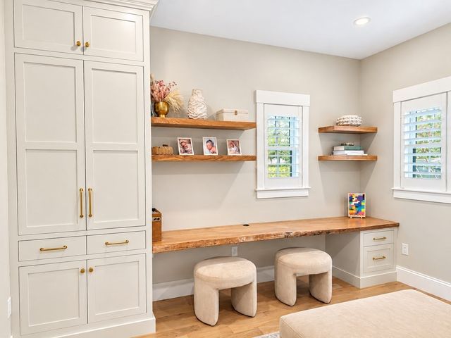 9 Pioneer Rd, Hingham, MA 02043