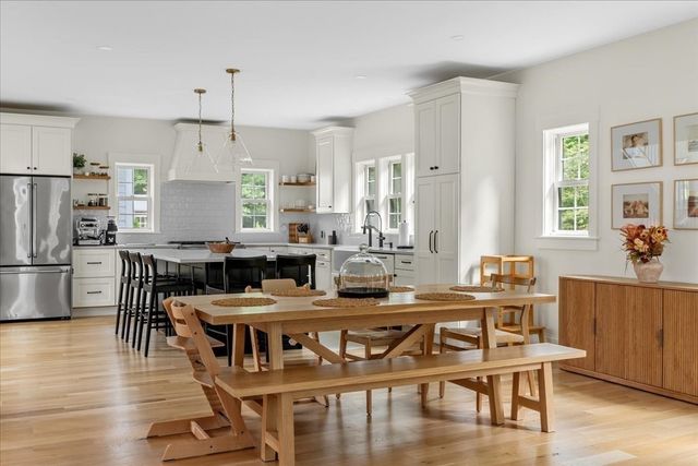 9 Pioneer Rd, Hingham, MA 02043