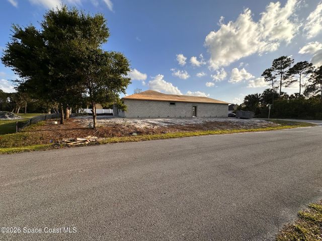 299 Dorado Avenue NE, Palm Bay, FL 32907