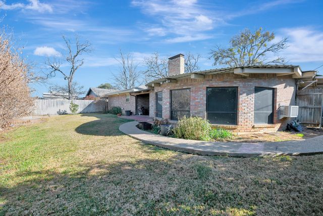 1761 Cynthia Lane, Hurst, TX 76054