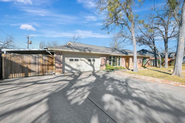 1761 Cynthia Lane, Hurst, TX 76054