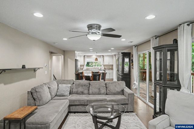 4660 Croisan Creek Rd S, Salem, OR 97302