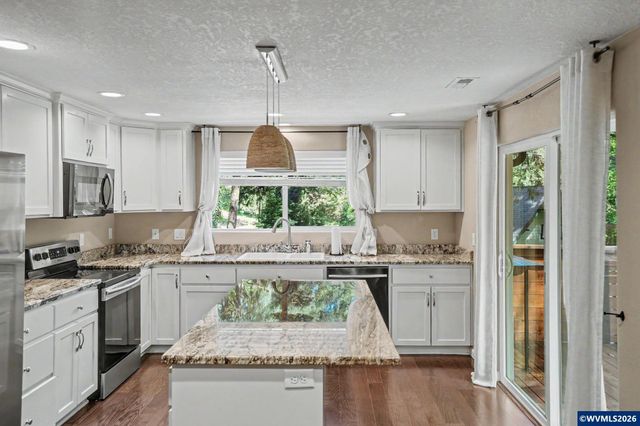 4660 Croisan Creek Rd S, Salem, OR 97302