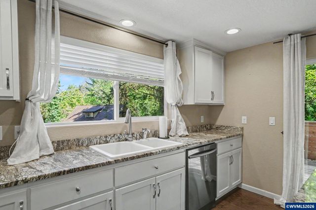 4660 Croisan Creek Rd S, Salem, OR 97302