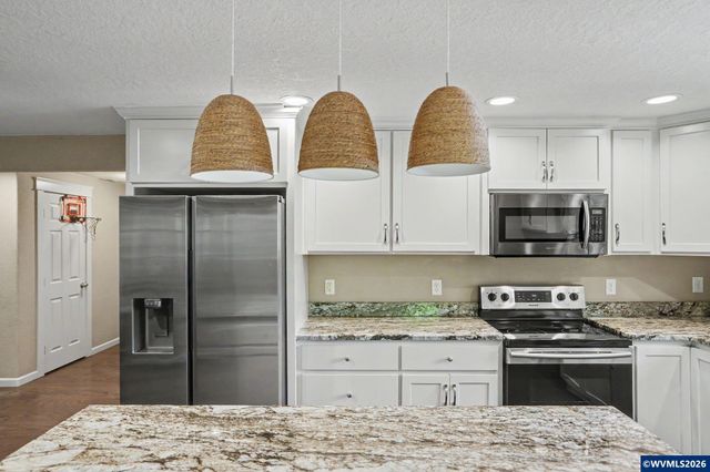 4660 Croisan Creek Rd S, Salem, OR 97302