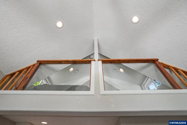 4660 Croisan Creek Rd S, Salem, OR 97302