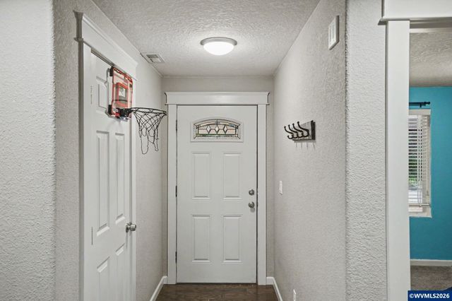 4660 Croisan Creek Rd S, Salem, OR 97302