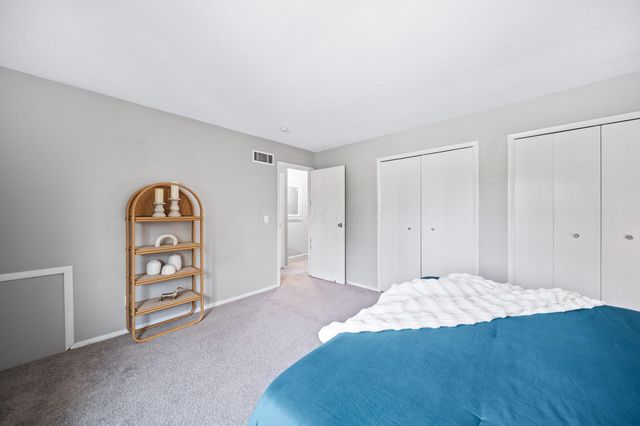 6171 Stornoway Drive N, Columbus, OH 43213