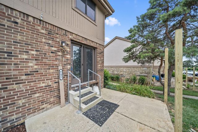 6171 Stornoway Drive N, Columbus, OH 43213